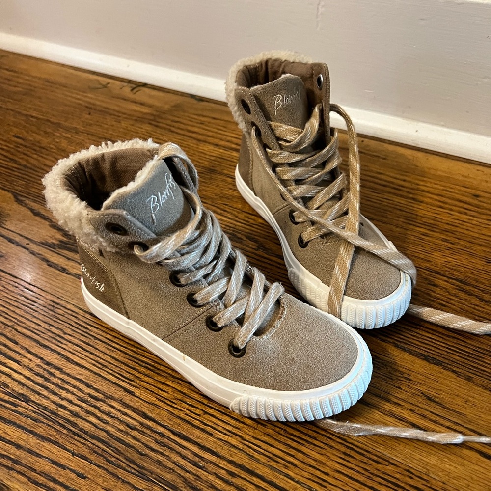 Girls High Top sneakers